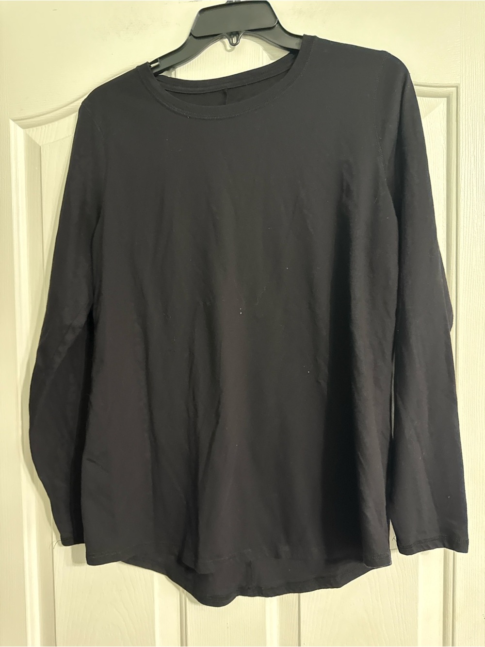tek gear Women’s Black Long-Sleeve Crew Neck Shirt